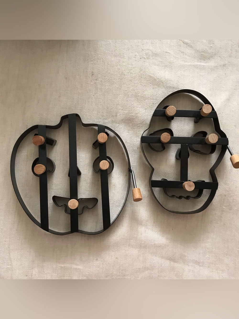 Williams Sonoma Halloween Black Metal Pancake Mold Set  - Skull & Pumpkin